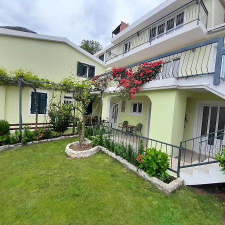 Apartments Simo Петровац Экстерьер фото