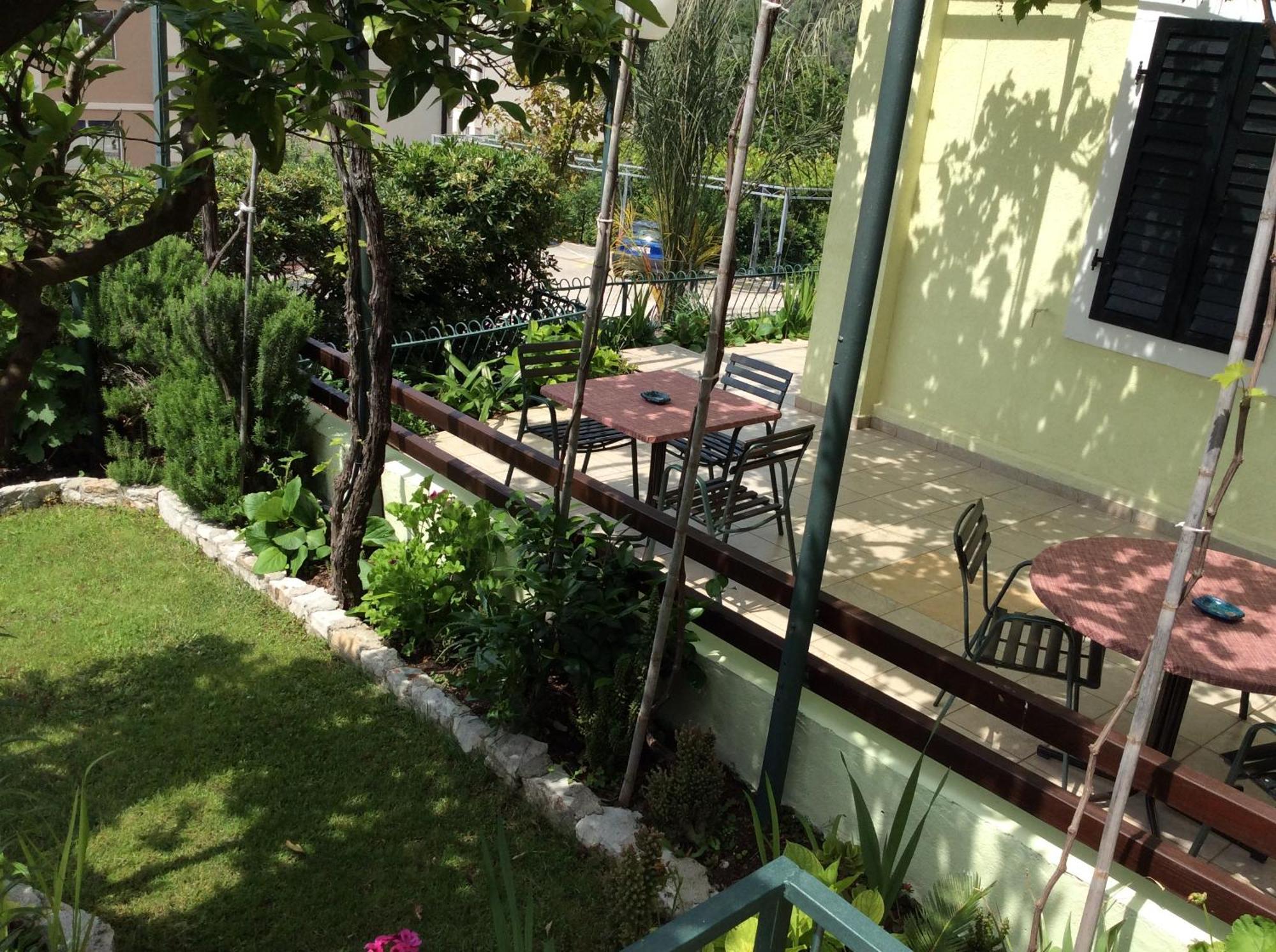 Apartments Simo Петровац Экстерьер фото
