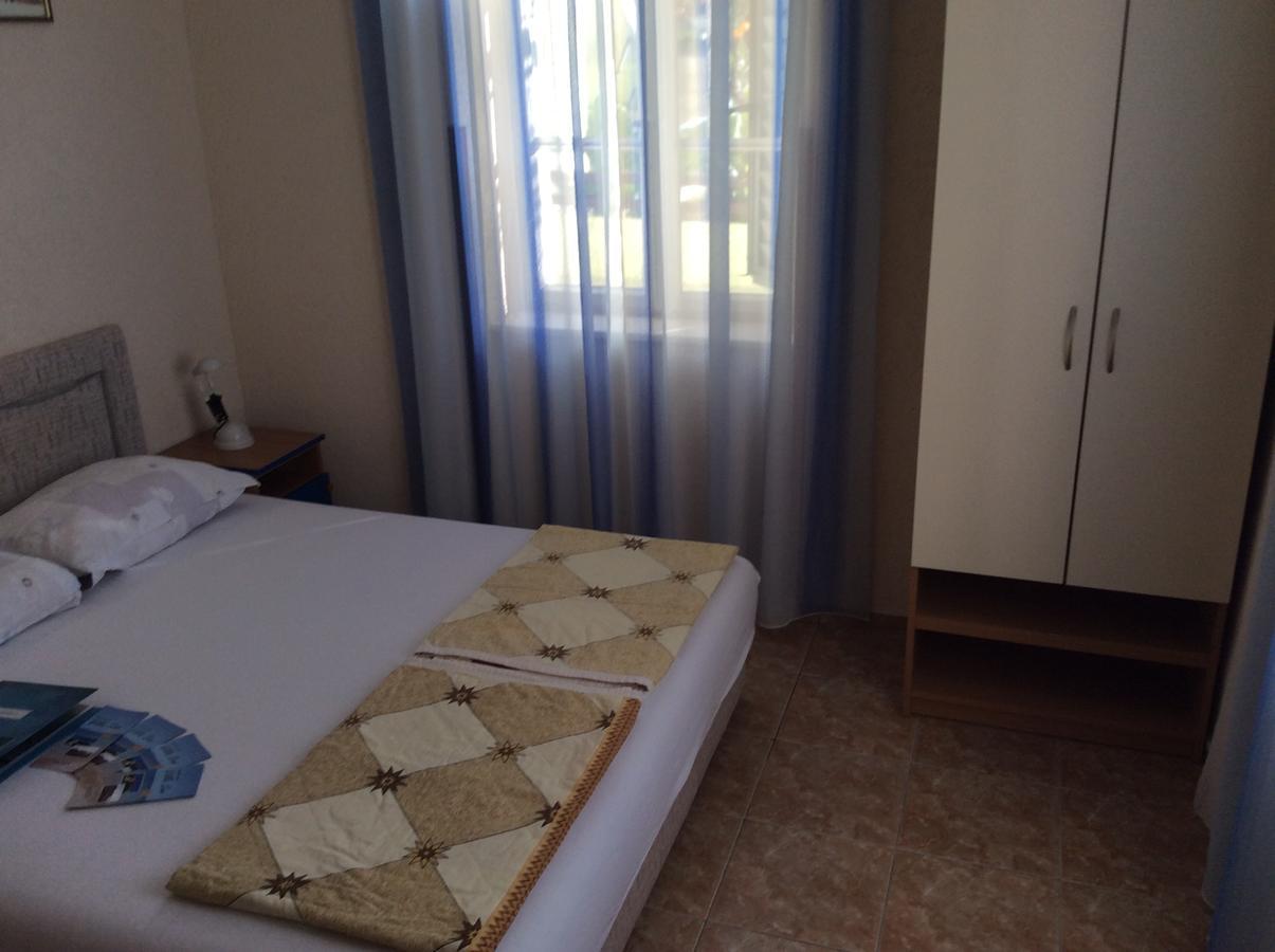 Apartments Simo Петровац Экстерьер фото