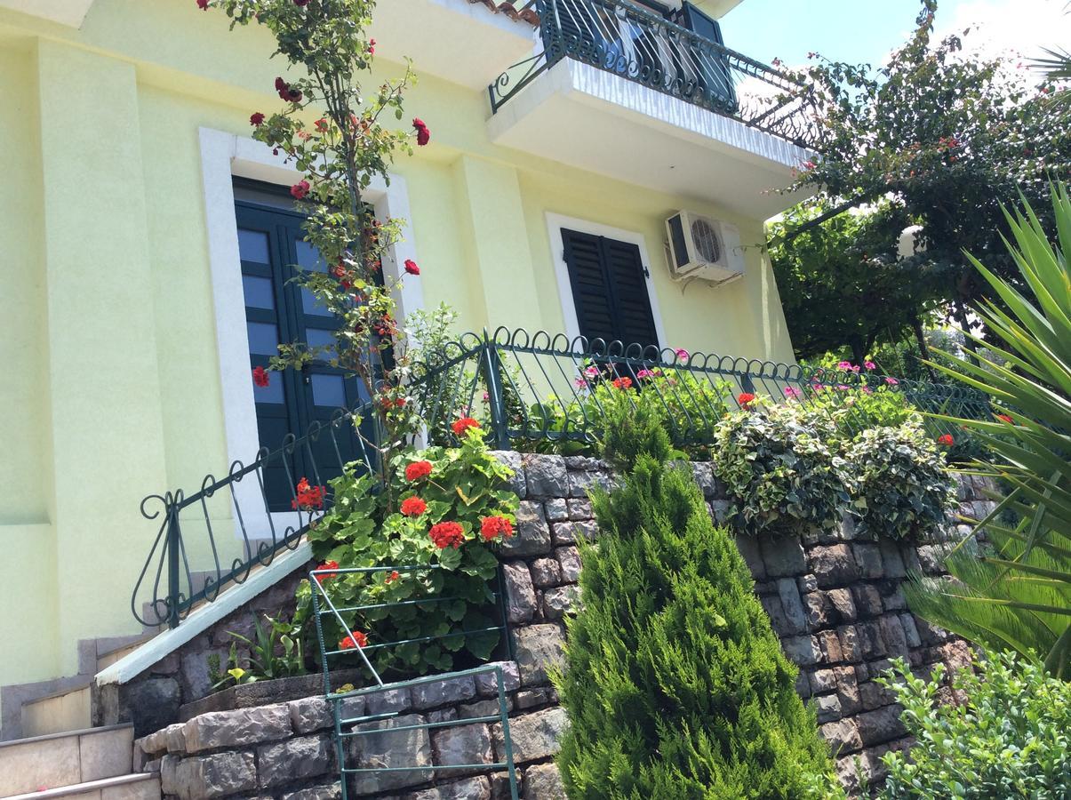 Apartments Simo Петровац Экстерьер фото